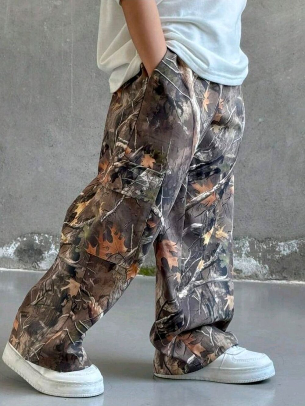 Boys Camo Cargo Pants ✦ Elastic Drawstring Waist ✦ Lightweight Streetwear 7Y - Picture 5 of 8